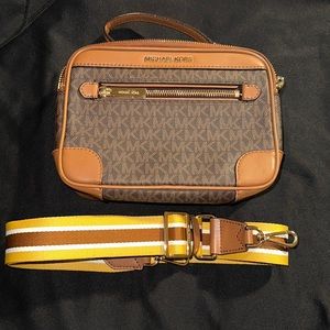 Small Crossbody Micheal Kors Purse